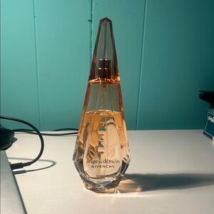 Givenchy Ange ou Démon Perfume - le secret